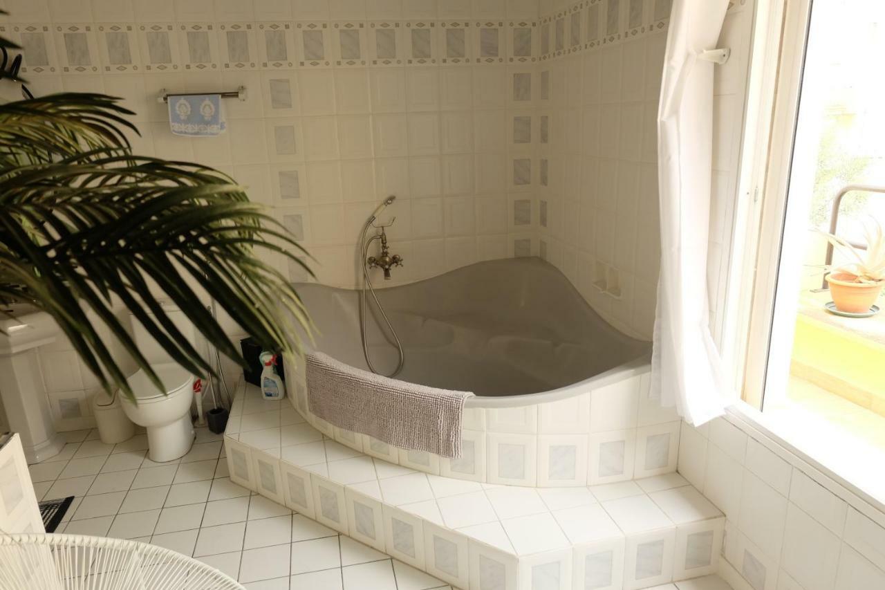 B&B Le Patio En Ville - Chambres D'Hotes Нарбон Екстериор снимка