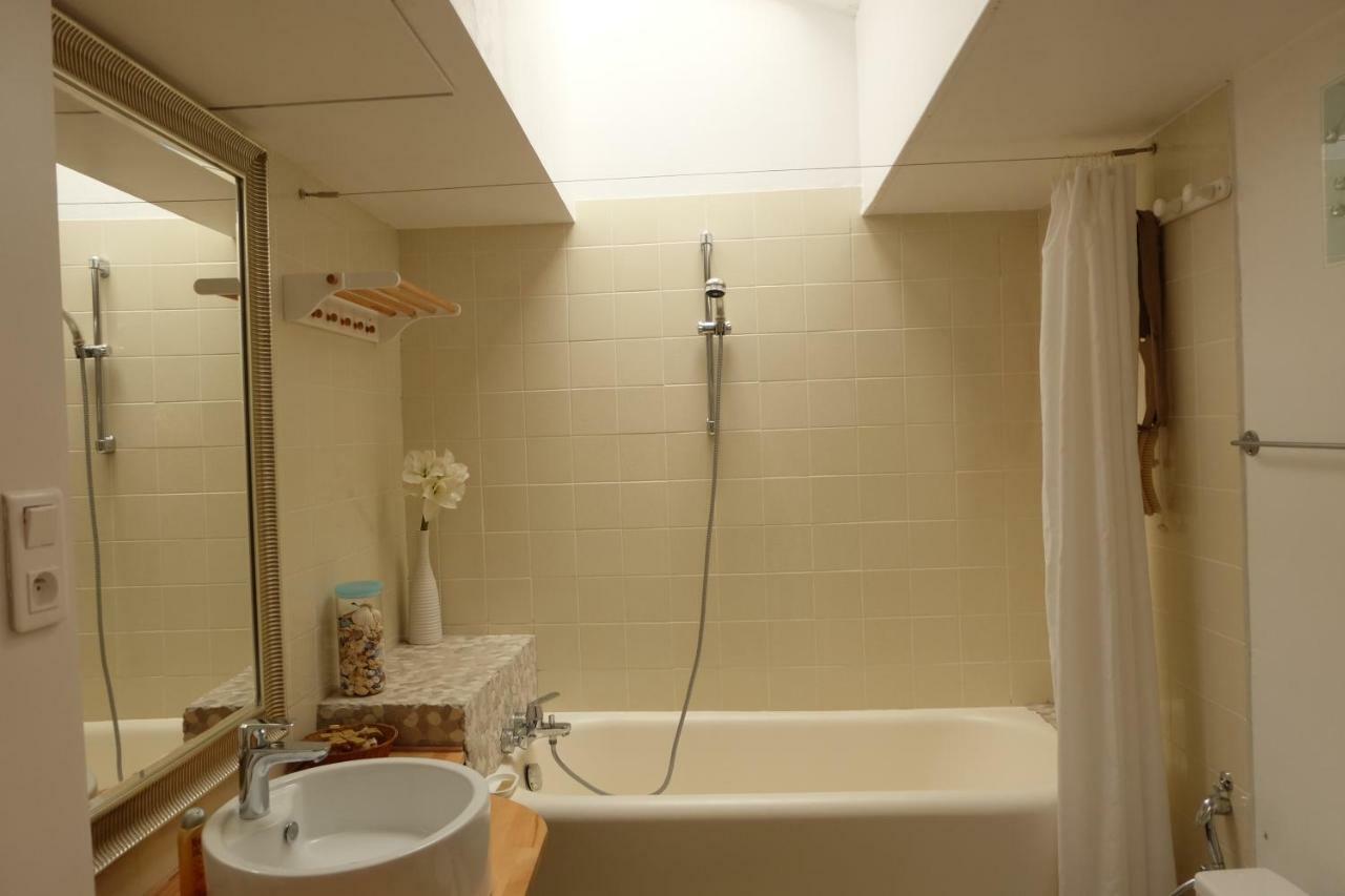 B&B Le Patio En Ville - Chambres D'Hotes Нарбон Екстериор снимка